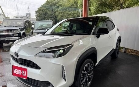 Toyota Yaris Cross, 2023 год, 1 593 000 рублей, 3 фотография