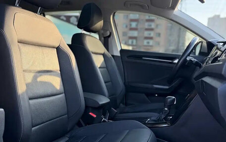 Volkswagen T-Roc I, 2021 год, 1 295 000 рублей, 17 фотография