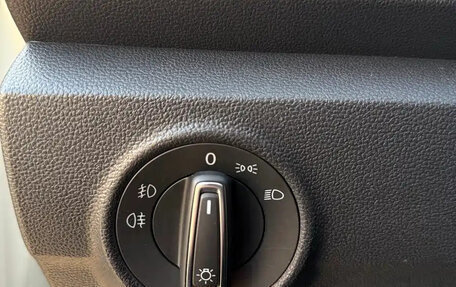 Volkswagen T-Roc I, 2021 год, 1 295 000 рублей, 13 фотография