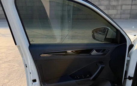 Volkswagen T-Roc I, 2021 год, 1 295 000 рублей, 25 фотография