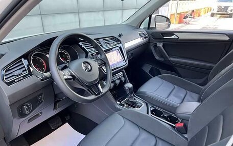 Volkswagen Tiguan II, 2020 год, 2 050 000 рублей, 6 фотография