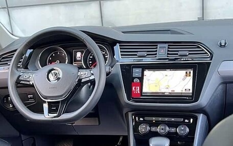 Volkswagen Tiguan II, 2020 год, 2 050 000 рублей, 8 фотография