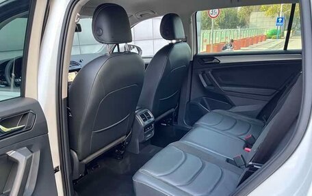 Volkswagen Tiguan II, 2020 год, 2 050 000 рублей, 12 фотография