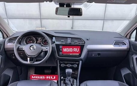 Volkswagen Tiguan II, 2020 год, 2 050 000 рублей, 9 фотография