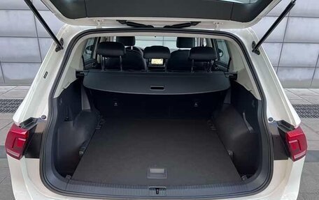 Volkswagen Tiguan II, 2020 год, 2 050 000 рублей, 19 фотография