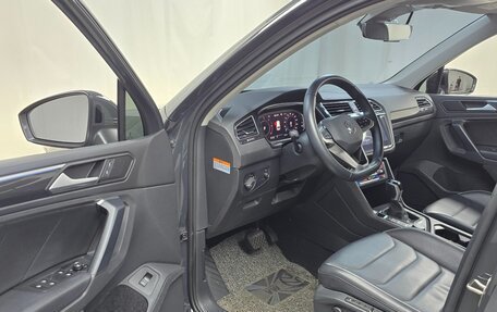 Volkswagen Tiguan II, 2021 год, 3 770 000 рублей, 11 фотография