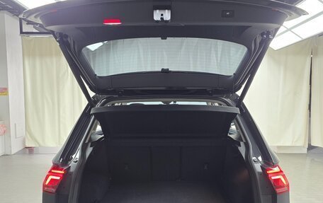 Volkswagen Tiguan II, 2021 год, 3 770 000 рублей, 5 фотография