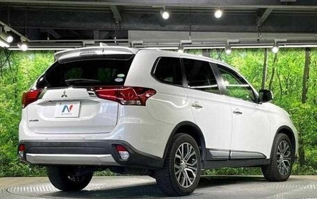 Mitsubishi Outlander III рестайлинг 3, 2017 год, 1 750 000 рублей, 2 фотография