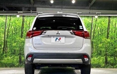 Mitsubishi Outlander III рестайлинг 3, 2017 год, 1 750 000 рублей, 4 фотография