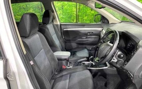 Mitsubishi Outlander III рестайлинг 3, 2017 год, 1 750 000 рублей, 11 фотография