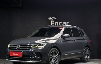 Volkswagen Tiguan II, 2022 год, 3 300 000 рублей, 1 фотография
