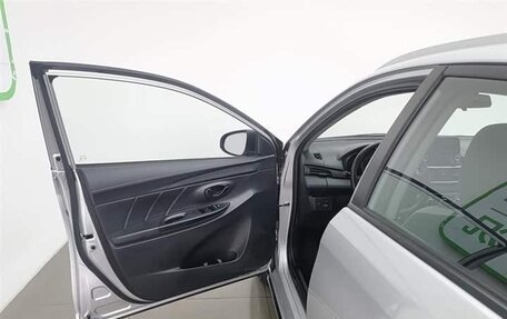 Toyota Yaris XP150 рестайлинг, 2021 год, 855 978 рублей, 5 фотография