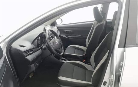 Toyota Yaris XP150 рестайлинг, 2021 год, 855 978 рублей, 6 фотография