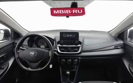 Toyota Yaris XP150 рестайлинг, 2021 год, 855 978 рублей, 10 фотография