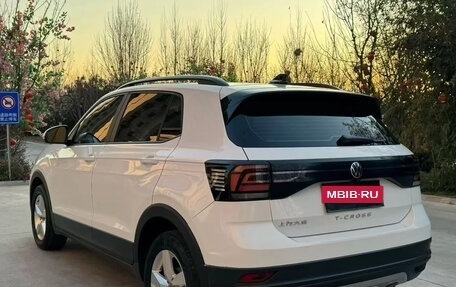 Volkswagen T-Cross I, 2022 год, 1 200 000 рублей, 6 фотография