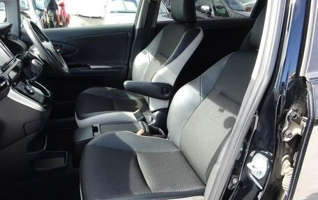 Toyota Wish II, 2015 год, 1 117 000 рублей, 28 фотография