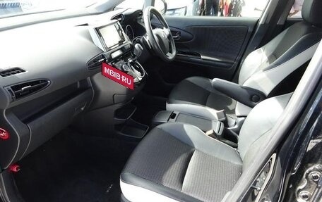 Toyota Wish II, 2015 год, 1 117 000 рублей, 26 фотография