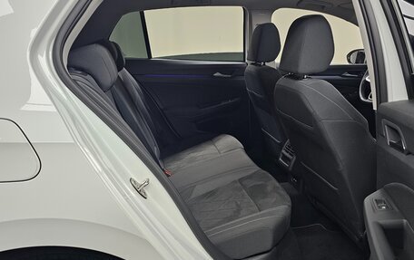 Volkswagen Golf VIII, 2022 год, 2 450 000 рублей, 13 фотография