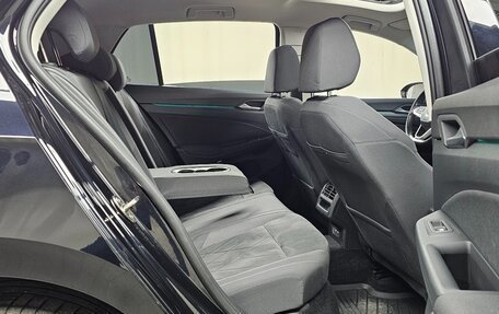 Volkswagen Golf VIII, 2021 год, 2 500 000 рублей, 13 фотография