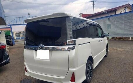 Toyota Voxy III, 2021 год, 1 954 000 рублей, 7 фотография