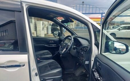 Toyota Voxy III, 2021 год, 1 954 000 рублей, 9 фотография