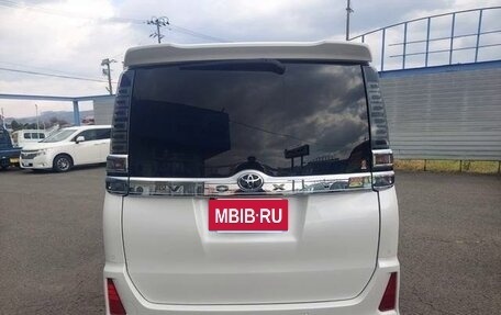 Toyota Voxy III, 2021 год, 1 954 000 рублей, 6 фотография