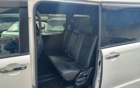 Toyota Voxy III, 2021 год, 1 954 000 рублей, 17 фотография