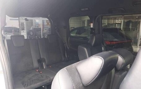 Toyota Voxy III, 2021 год, 1 954 000 рублей, 16 фотография