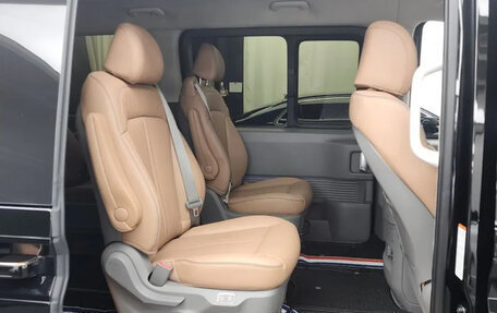 Hyundai Staria, 2025 год, 6 800 000 рублей, 12 фотография