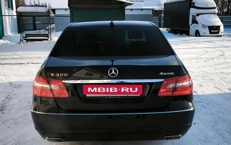 Mercedes-Benz E-Класс, 2012 год, 1 400 000 рублей, 3 фотография