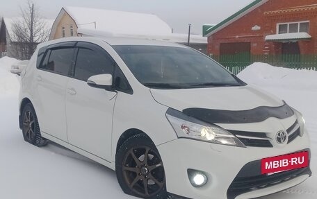 Toyota Verso I, 2013 год, 1 150 000 рублей, 2 фотография