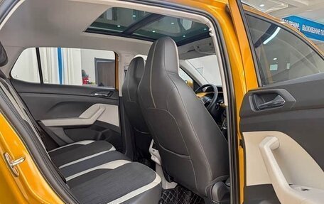 Volkswagen T-Cross I, 2021 год, 1 572 153 рублей, 13 фотография