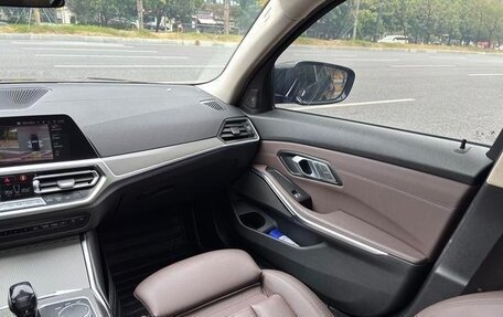 BMW 3 серия, 2021 год, 3 000 000 рублей, 12 фотография