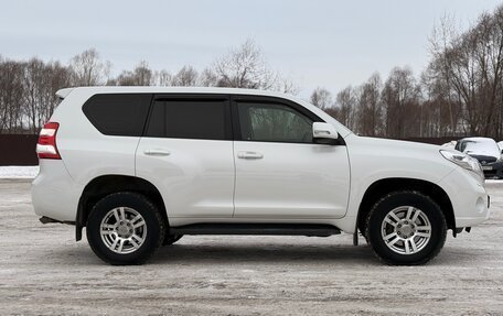 Toyota Land Cruiser Prado 150 рестайлинг 2, 2014 год, 3 500 000 рублей, 8 фотография