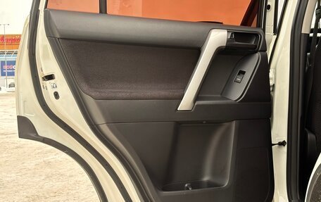 Toyota Land Cruiser Prado 150 рестайлинг 2, 2014 год, 3 500 000 рублей, 24 фотография