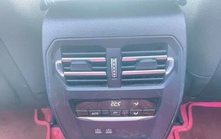 BMW 3 серия, 2021 год, 3 000 000 рублей, 14 фотография