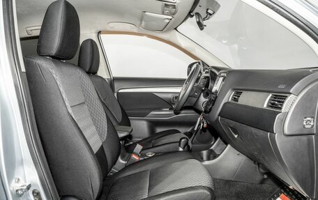 Mitsubishi Outlander III рестайлинг 3, 2013 год, 1 400 000 рублей, 5 фотография