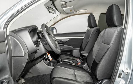 Mitsubishi Outlander III рестайлинг 3, 2013 год, 1 400 000 рублей, 6 фотография