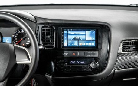 Mitsubishi Outlander III рестайлинг 3, 2013 год, 1 400 000 рублей, 11 фотография