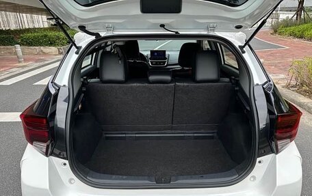 Toyota Yaris XP150 рестайлинг, 2022 год, 1 010 000 рублей, 18 фотография