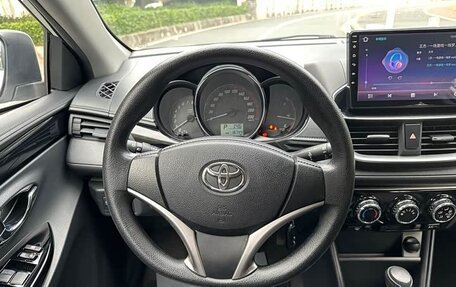 Toyota Yaris XP150 рестайлинг, 2022 год, 1 010 000 рублей, 9 фотография
