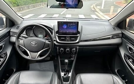 Toyota Yaris XP150 рестайлинг, 2022 год, 1 010 000 рублей, 8 фотография