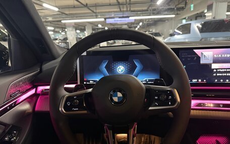 BMW 5 серия, 2025 год, 6 980 111 рублей, 10 фотография