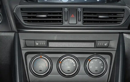 Mazda CX-4, 2021 год, 1 640 000 рублей, 14 фотография