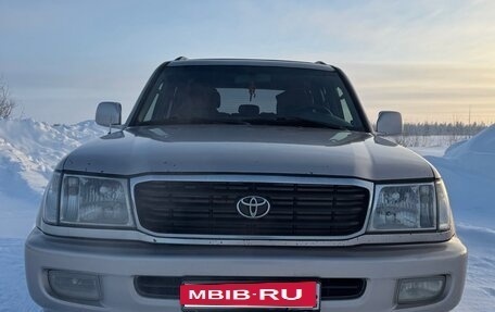 Toyota Land Cruiser 100 рестайлинг 2, 1999 год, 1 100 000 рублей, 1 фотография