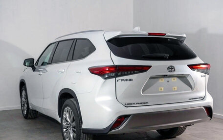 Toyota Highlander, 2025 год, 5 990 000 рублей, 2 фотография
