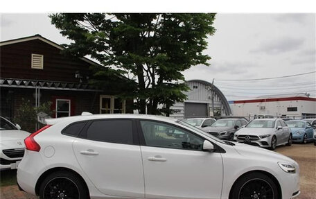 Volvo V40 II рестайлинг, 2017 год, 1 260 035 рублей, 5 фотография