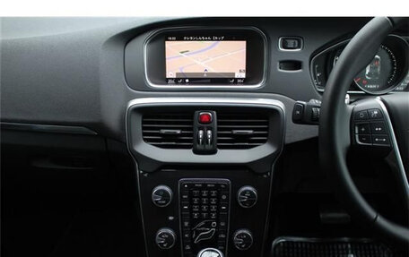 Volvo V40 II рестайлинг, 2017 год, 1 260 035 рублей, 12 фотография