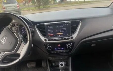 Hyundai Solaris II рестайлинг, 2018 год, 1 400 000 рублей, 16 фотография