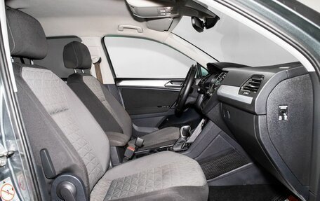 Volkswagen Tiguan II, 2021 год, 2 335 000 рублей, 5 фотография